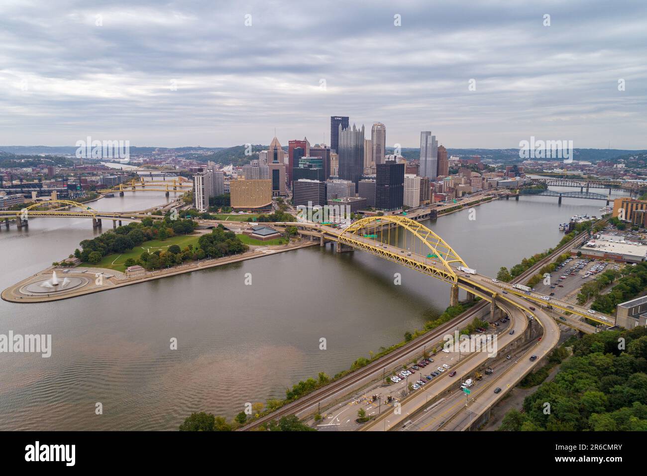 Fort Pitt Bridge in Pittsburgh, Pennsylvania. Monongahela river and ...
