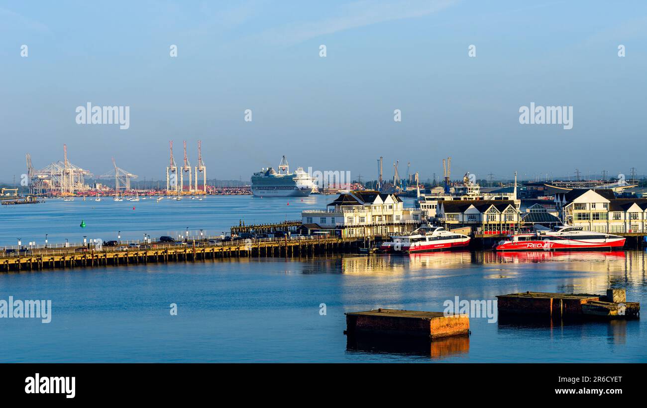 Southampton Passenger Terminal, Southampton, Hampshire, England Stock ...