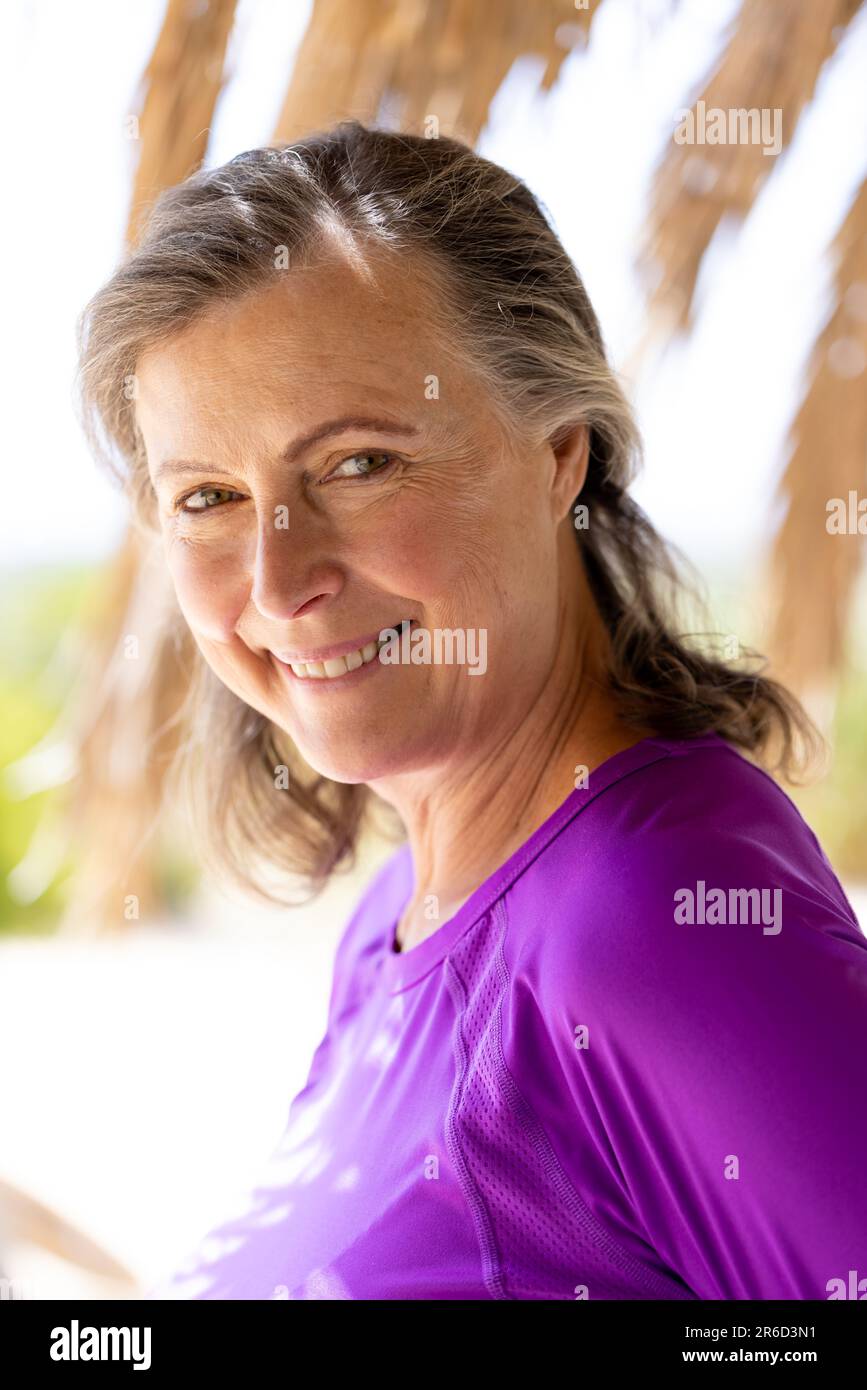 Beautiful senior woman face hi-res stock photography and images - Page 2 -  Alamy