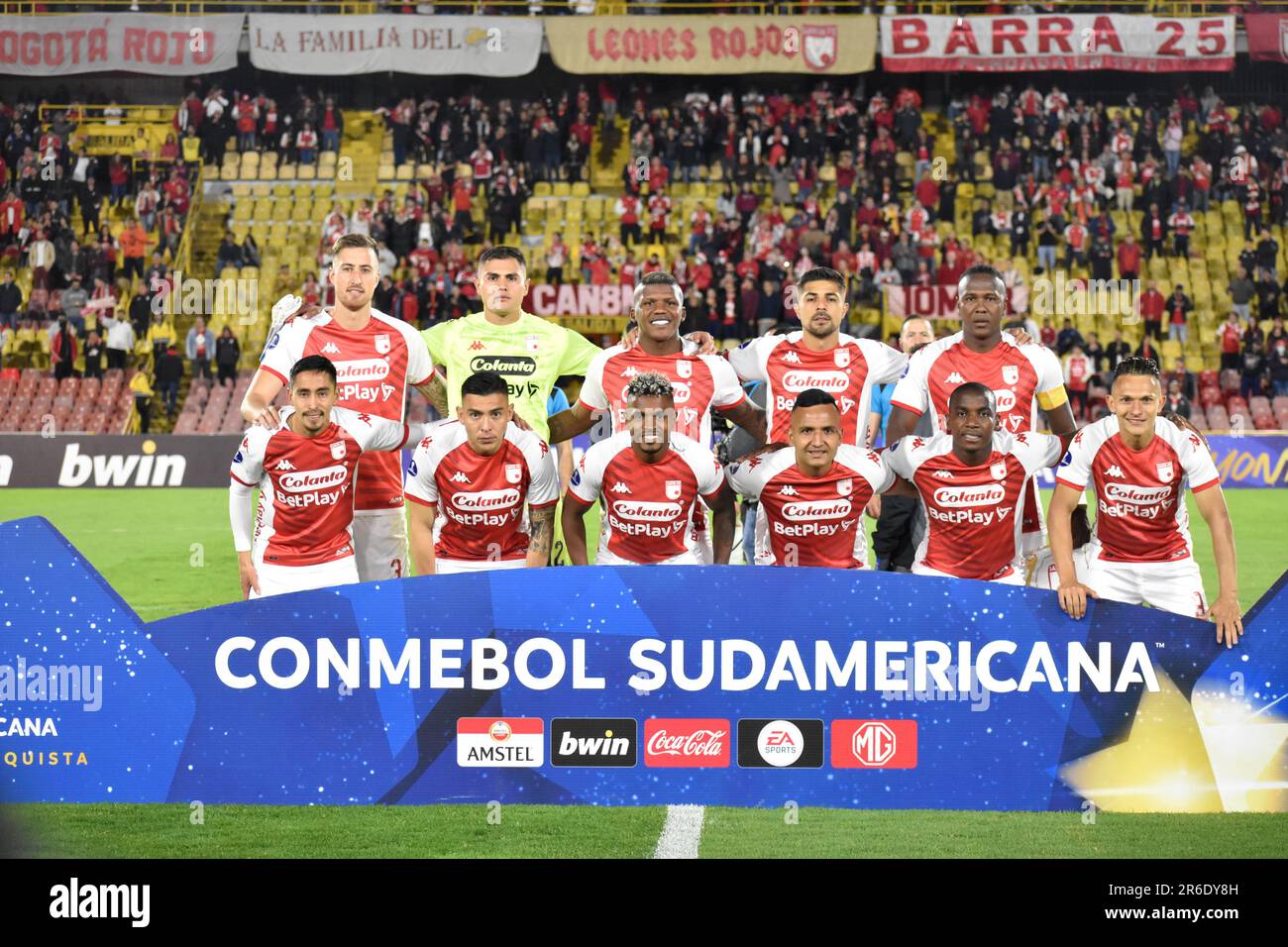 Bogota, Colombia. 08th June, 2023. Santa Fe's team poses for the official photo during the Peru's Universitario (0) V. Colombia's Santa Fe (2) group phase match of the CONMEBOL Libertadores, in Bogota, Colombia June 9, 2023. Photo by: Cristian Bayona/Long Visual Press Credit: Long Visual Press/Alamy Live News Stock Photo