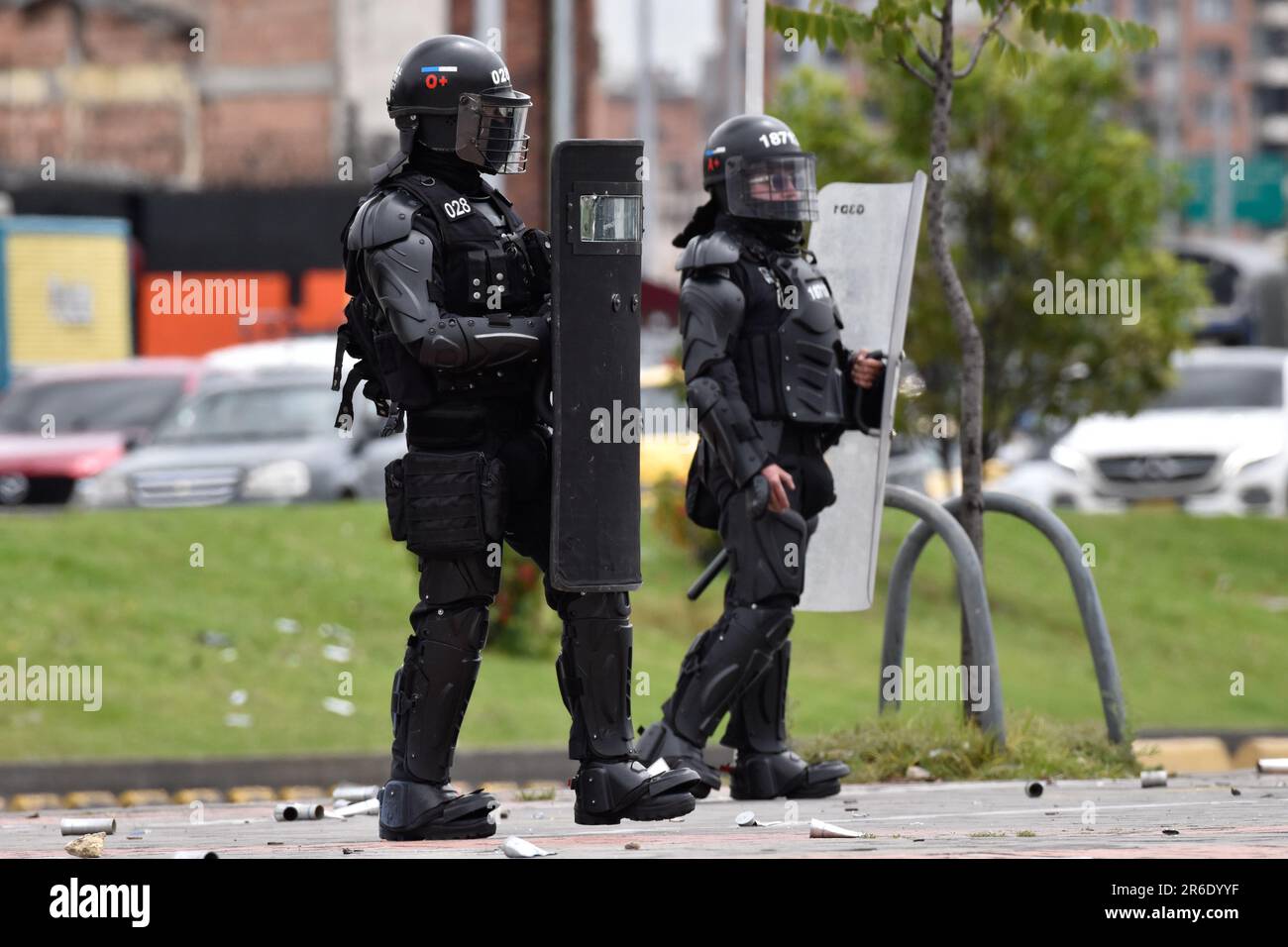 Bogota, Colombia. 08th June, 2023. Colombia's riot police (UNDMO) clash with demonstrators at Bogota's 'Universidad Nacional' during the day of the fallen student, june 8, 2023. Clashes resulted on two riot police officers hit by an explosive. Photo by: Cristian Bayona/Long Visual Press Credit: Long Visual Press/Alamy Live News Stock Photo