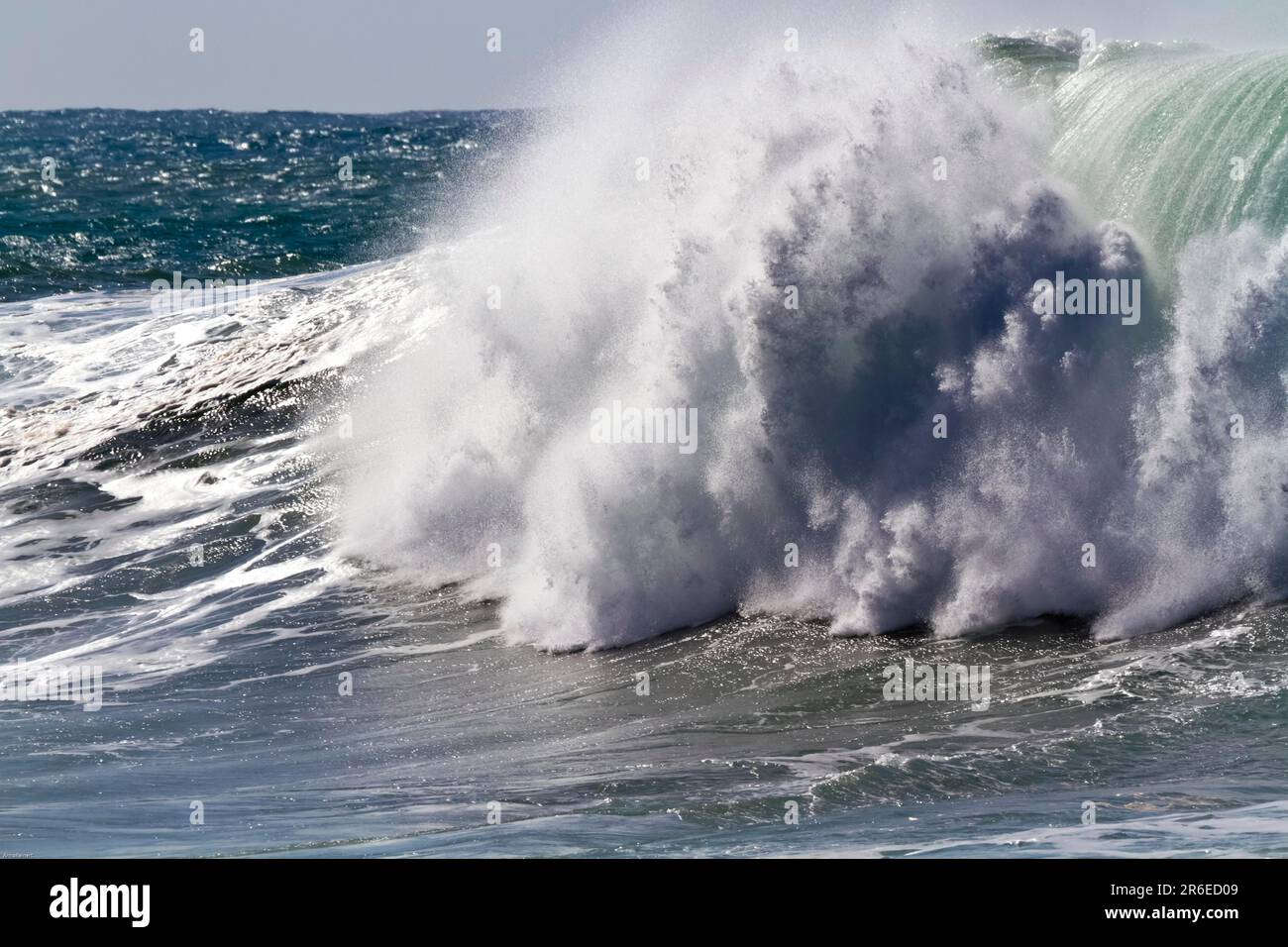 Wave swell energy hi-res stock photography and images - Alamy