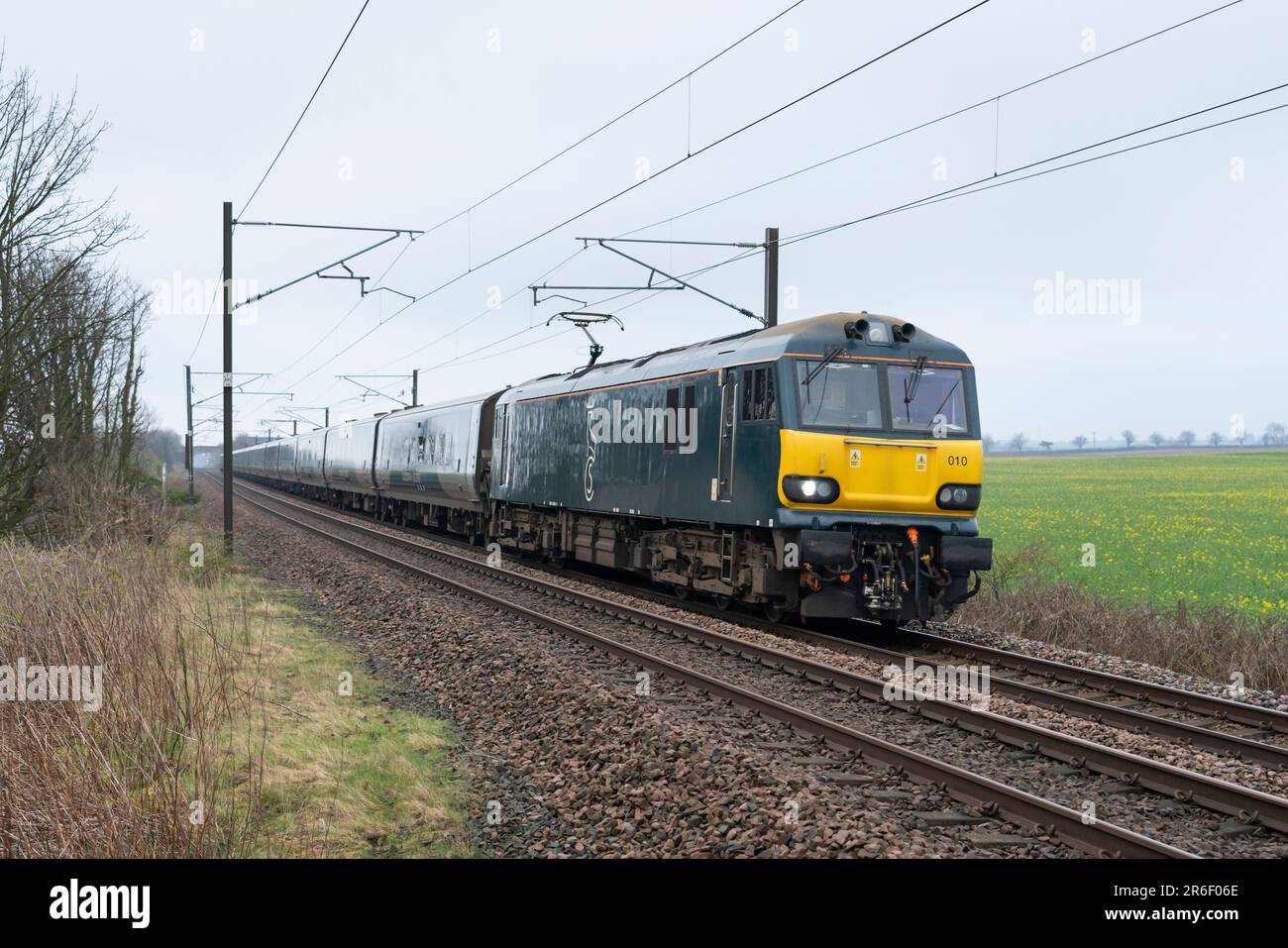 92010, 1S26 London Euston to Glasgow Central at Alnmouth, Northumberland, UK. 15 April 23. Sleeper train was 177 minutes late due to disruption. Stock Photo