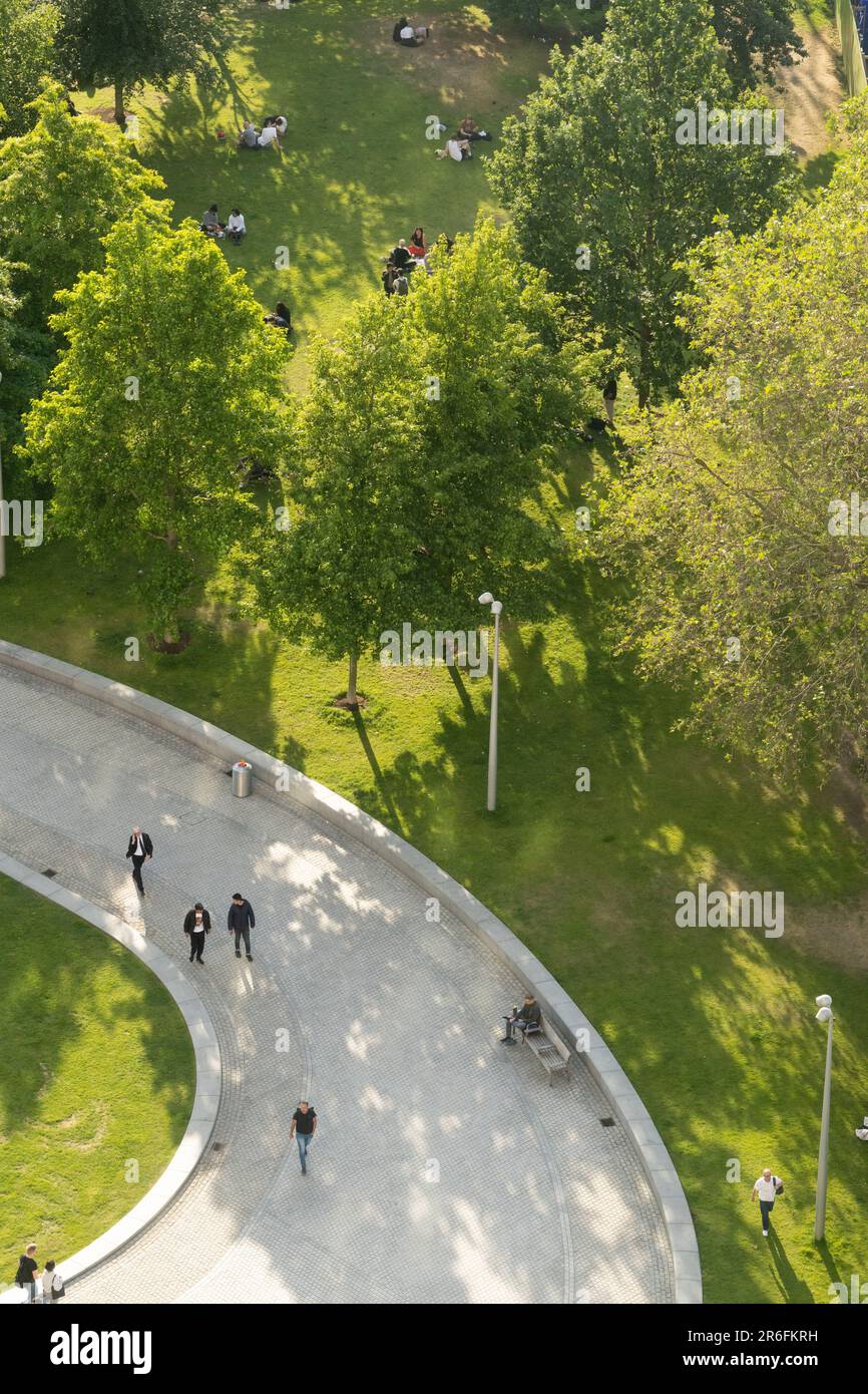 Jubilee Gardens is a busy and much-loved landscaped park at the heart of London's South Bank Stock Photo