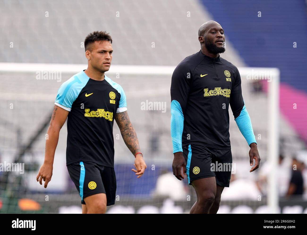 Inter Milan's Romelu Lukaku (right) and Lautaro Martínez during a ...