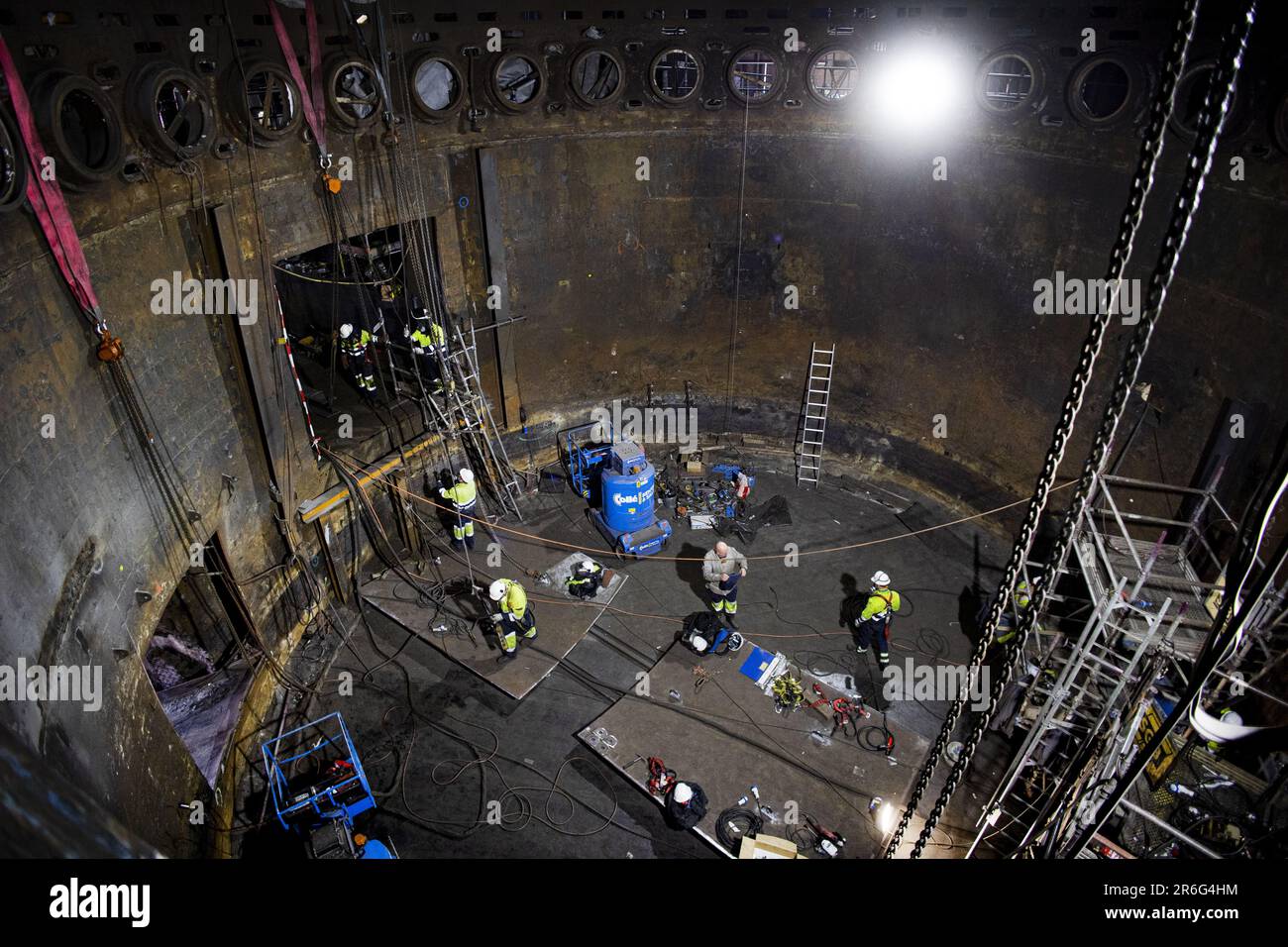 Tata Steel Nederland is modernizing the blast furnace at the