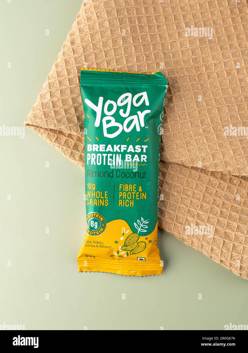 Yoga bar chocolate hi-res stock photography and images - Alamy
