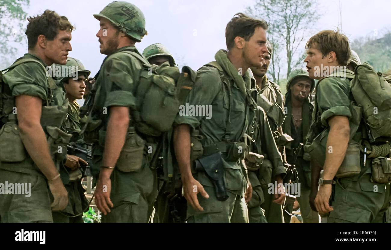 USA. Tony Todd aus dem Film (C)Orion Pictures: Platoon (1986). Chris  Taylor, ein Neophyten-Rekrut in Vietnam, befindet sich in einem  Willensstreit zwischen zwei Sergeanten, einem guten und dem anderen Bösen.  Eine kluge