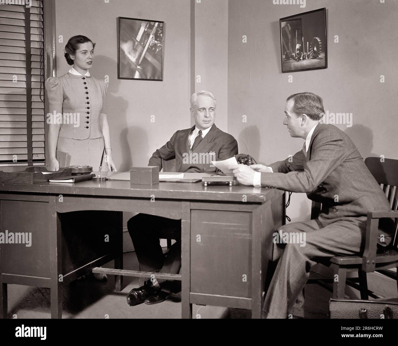 Businessman full length 1940s hi-res stock photography and