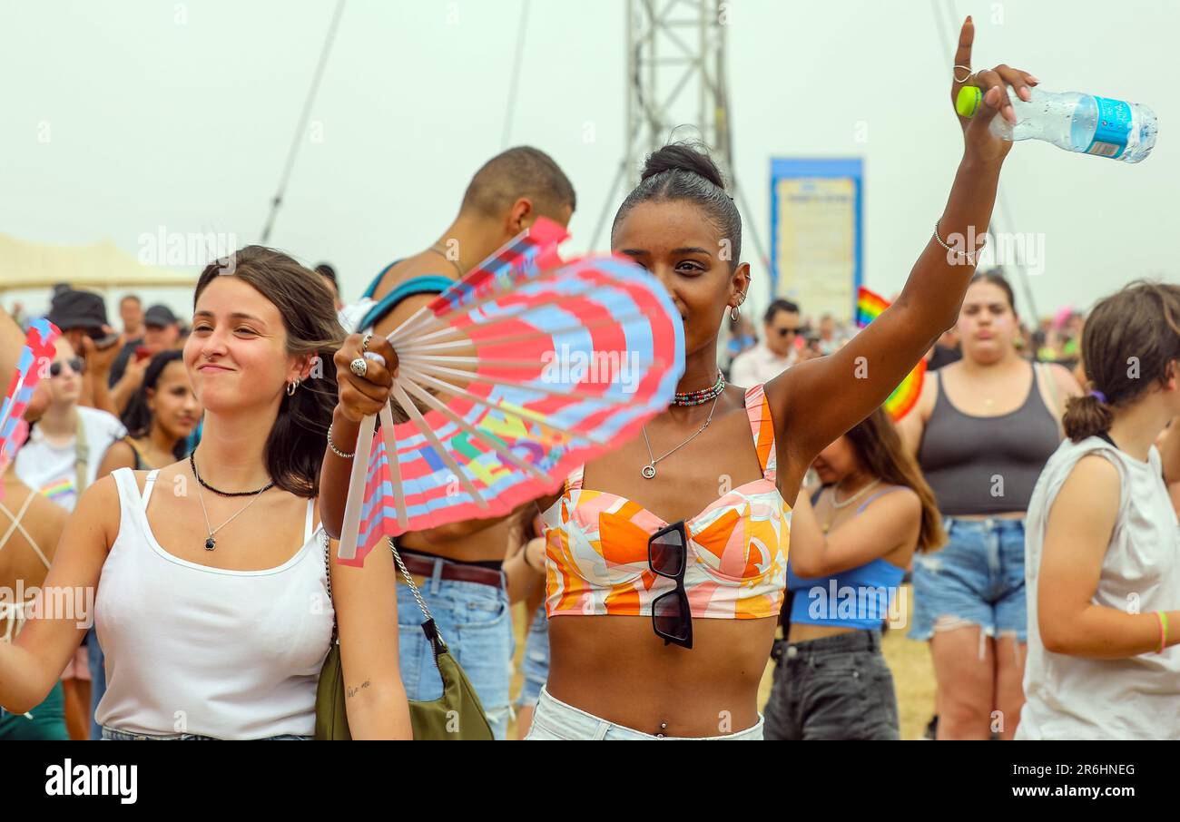 https://c8.alamy.com/comp/2R6HNEG/tel-aviv-israel-9th-june-2023-two-adolescent-girls-dancing-one-is-an-ethiopian-and-the-other-is-western-they-are-wearing-brassieres-and-short-trousers-and-are-holding-a-fan-credit-yoram-bibermanalamy-live-news-2R6HNEG.jpg