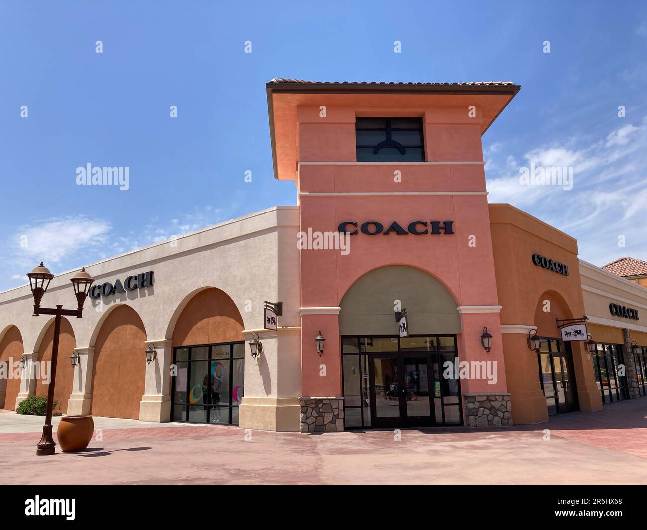 Birch Run, Michigan, USA - October 9, 2018: Exterior of the Coach outlet at  the Birch Run Outlet Mall near Frankenmuth Michigan Stock Photo - Alamy