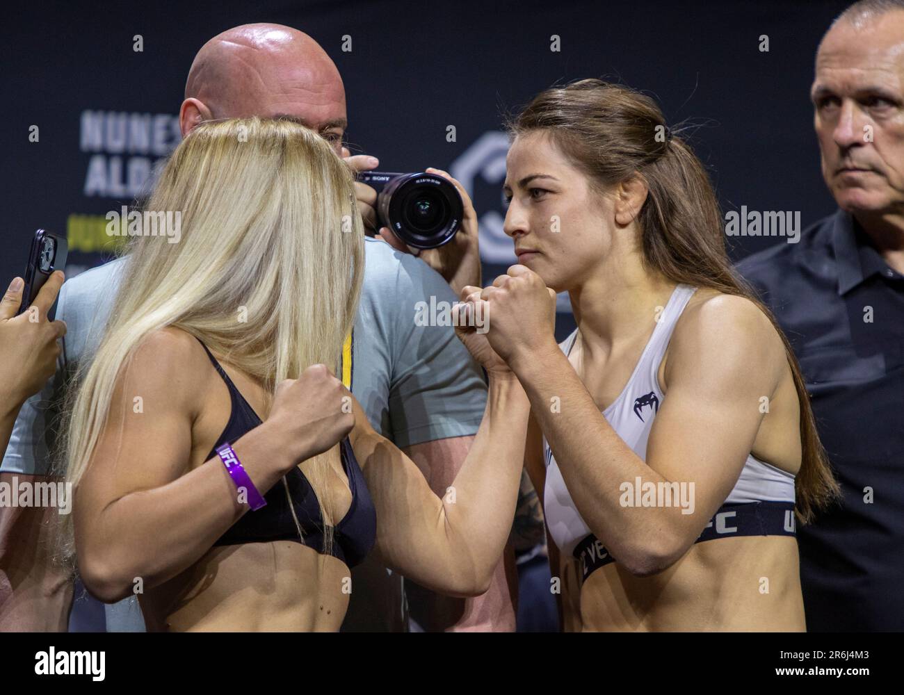 June 9, 2023: VANCOUVER, BRITISH COLUMBIA - JUNE 09: (L-R) Opponents Miranda Maverick and Jasmine Jasudavicius face off during the UFC 289 ceremonial weigh-in at Rogers Arena on June 09, 2023 in Vancouver, British Columbia. (Credit Image: © Tomaz Jr/PX Imagens via ZUMA Press Wire) EDITORIAL USAGE ONLY! Not for Commercial USAGE! Stock Photo