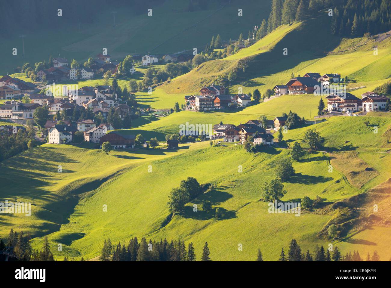 Dolomite alps in northern Italy, beautiful mountain landscape Stock ...