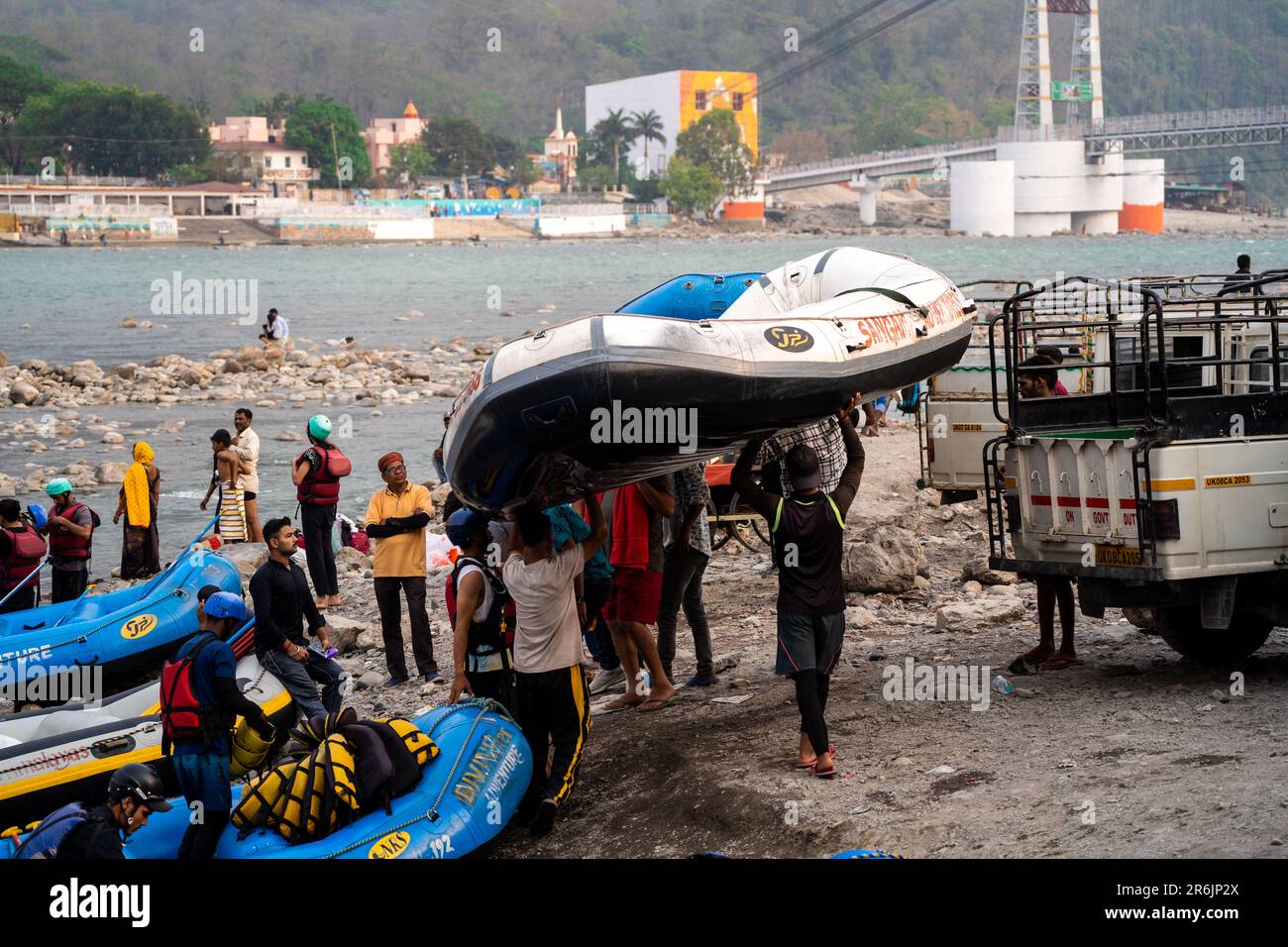 Person rafts on river kayak hi-res stock photography and images - Alamy