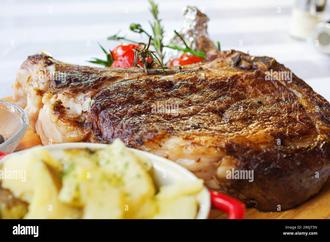 T bone steak potato salad hi-res stock photography and images - Alamy