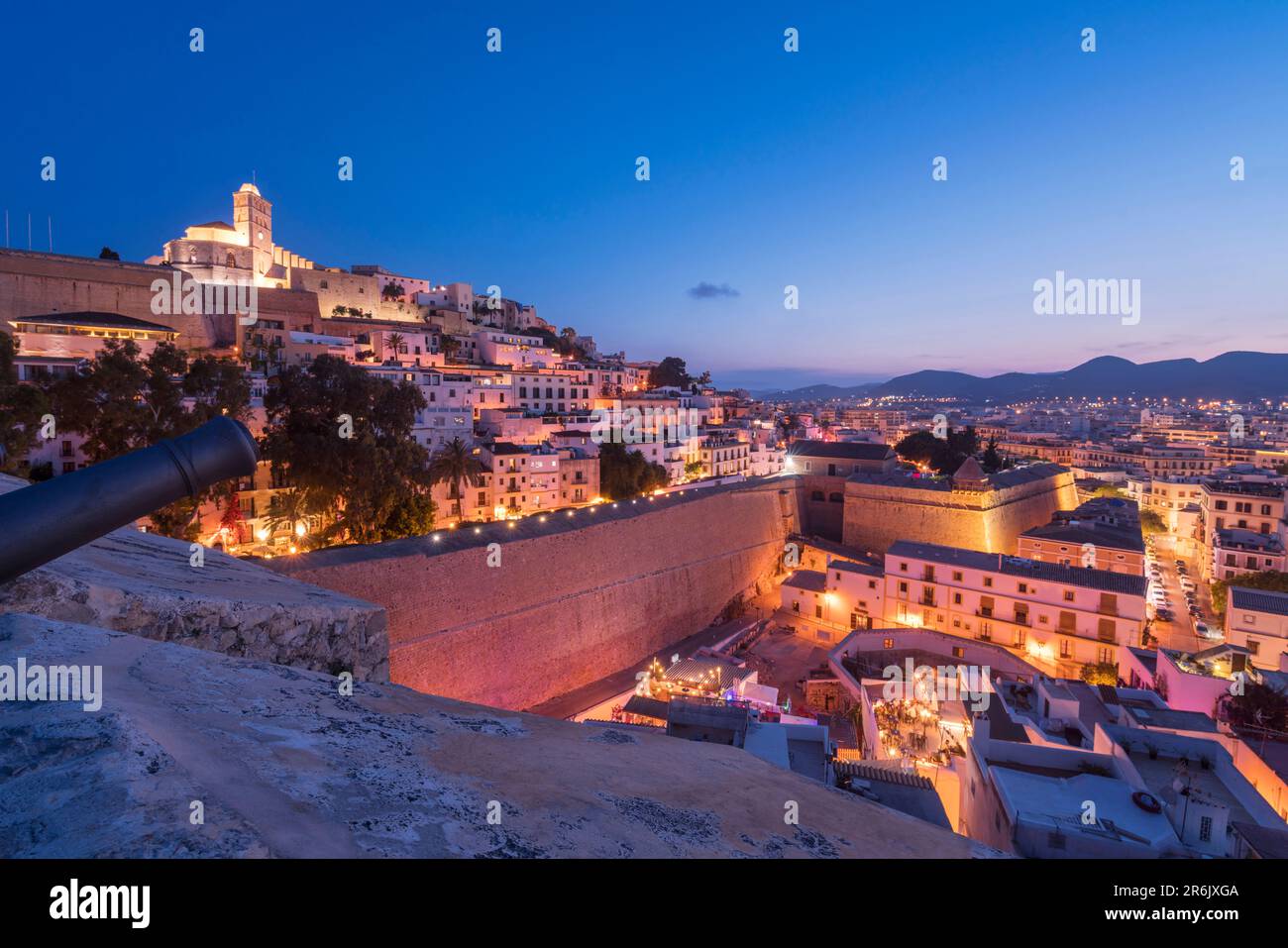 CANNON CATHEDRAL FORTRESS PROMENADE OLD TOWN IBIZA BALEARIC ISLANDS SPAIN Stock Photo