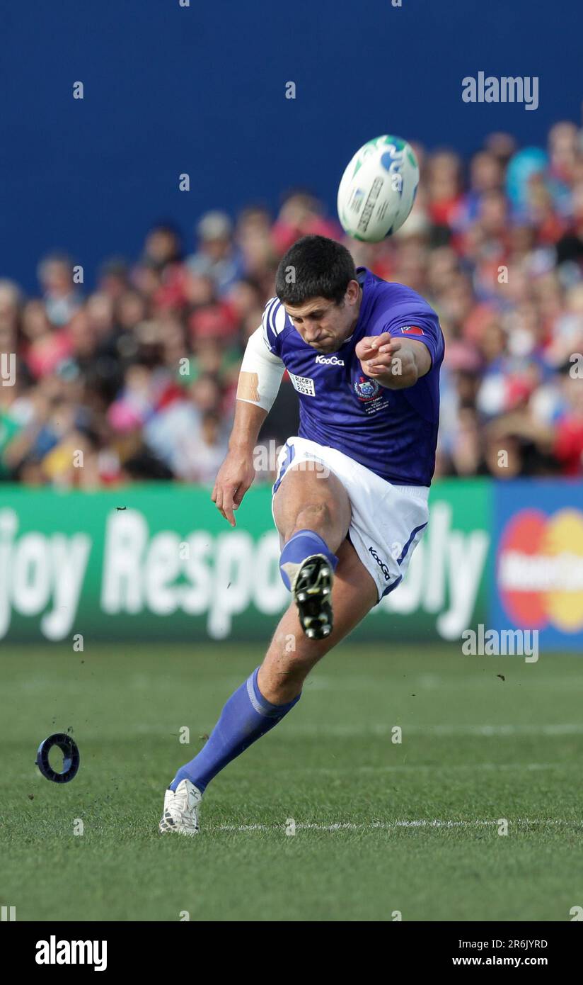 Sport rugby union action kicking stadium hi-res stock photography and ...