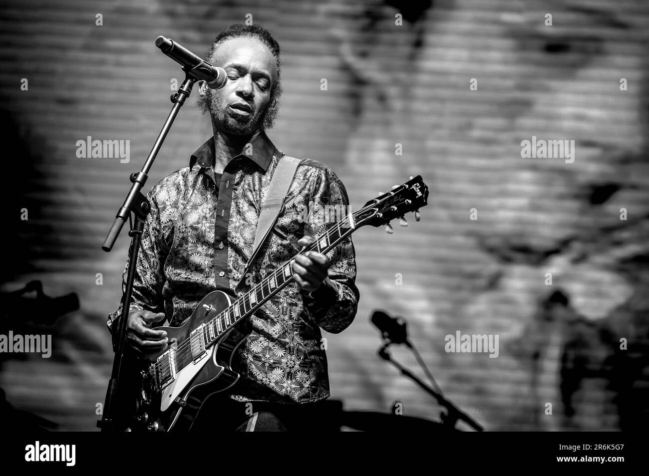 Fotografías del concierto de Fantastic Negrito en Zaragoza, en el festival Música Al Raso celebrado el 8 de junio de 2023 en el Jardín de Invierno Stock Photo