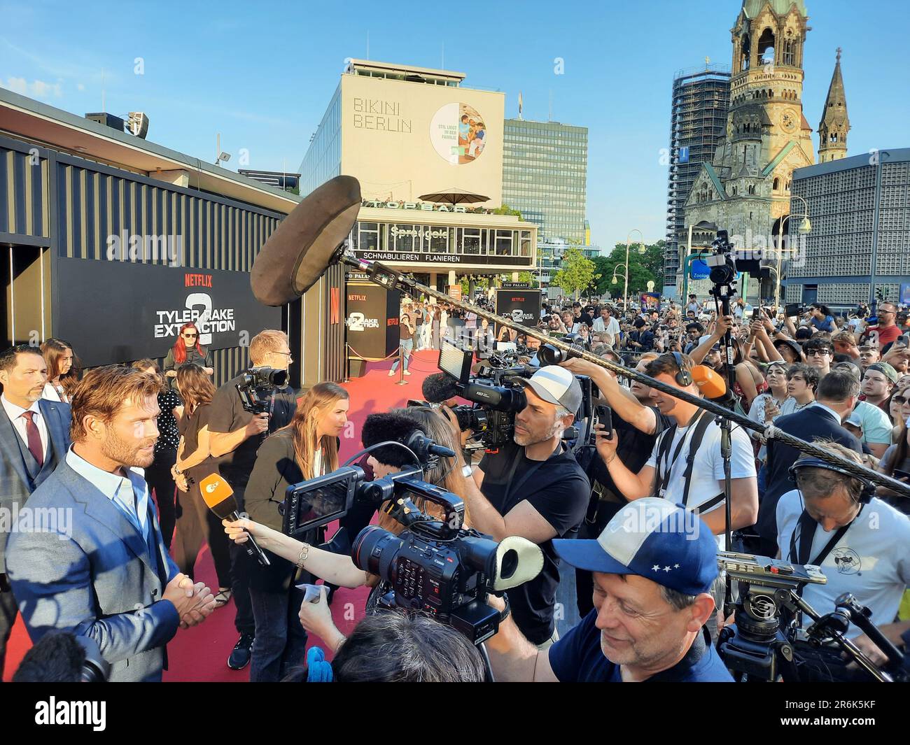 Berlin, Germany. 09th June, 2023. Actor Chris Hemsworth at the premiere ...