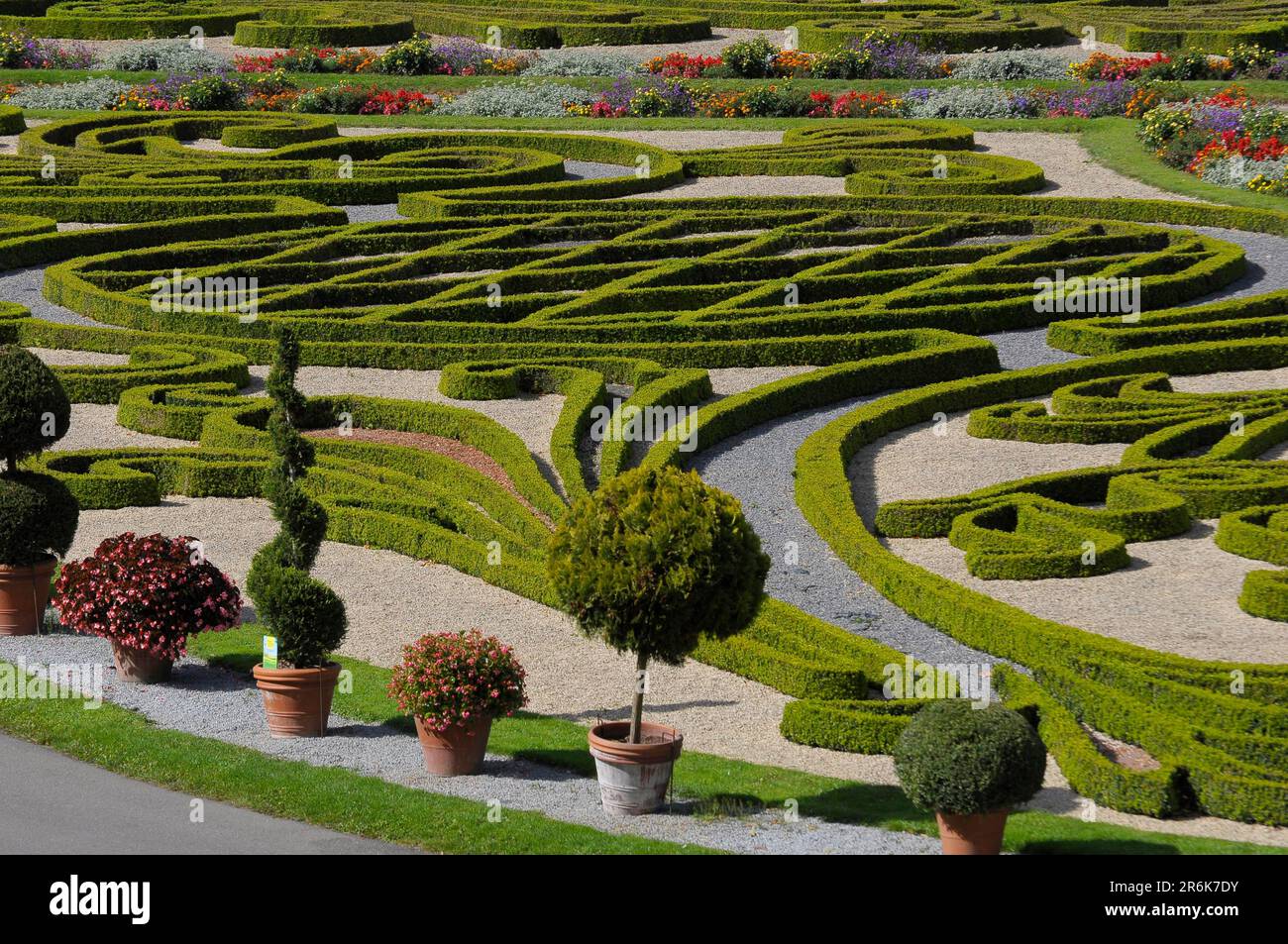 Topiary box hi-res stock photography and images - Alamy