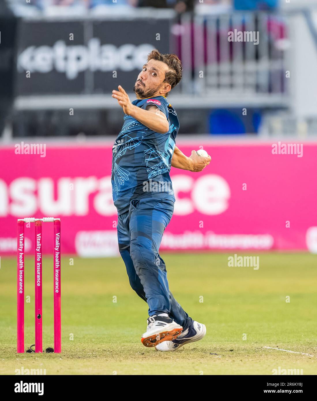 bowler-action-hi-res-stock-photography-and-images-alamy