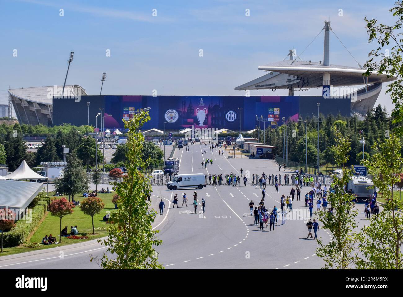 Istanbul, Turkey. 10th June, 2023. Football fans of Inter arrive at the