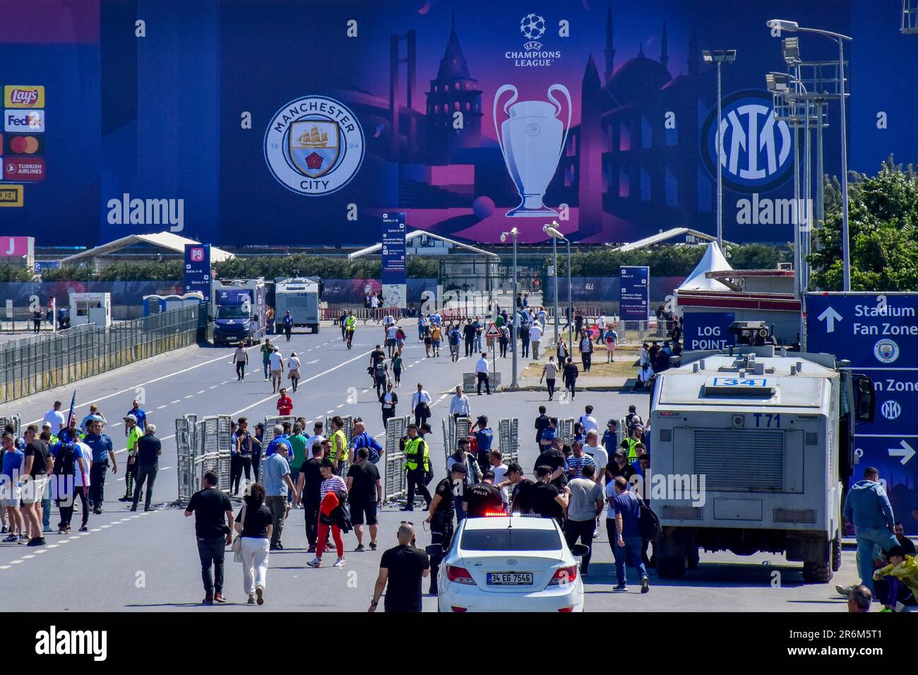 Istanbul, Turkey. 10th June, 2023. Football fans of Inter arrive at the
