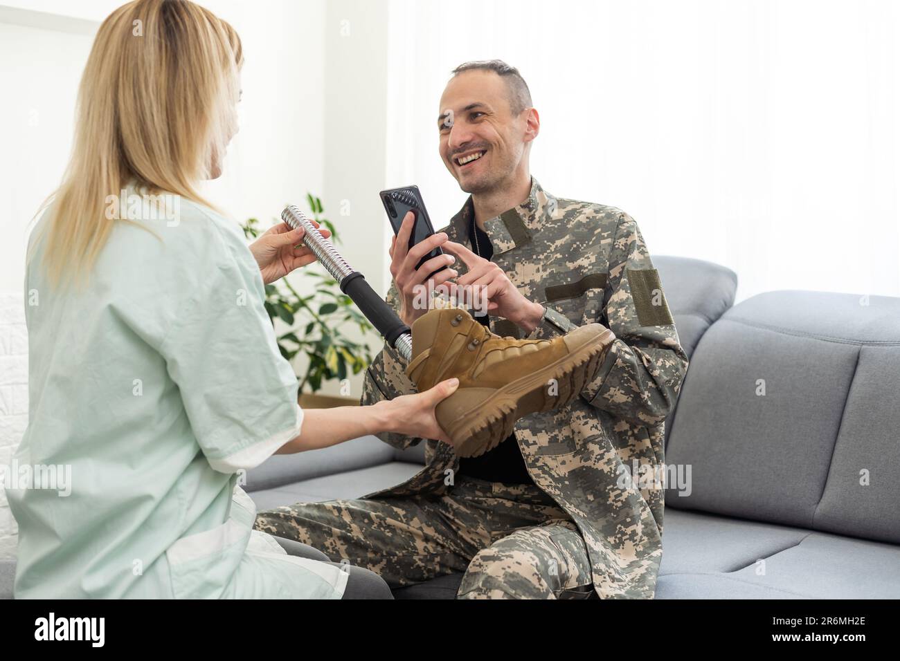 knee amputated with using prosthesis both leg Stock Photo