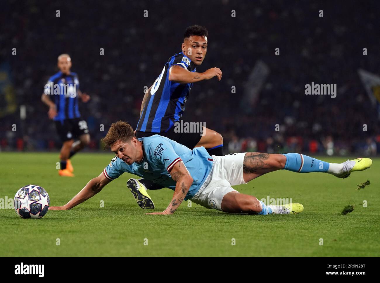 Stones Inter Manchester City's John Stones and Inter Milan's Lautaro Martinez battle ...