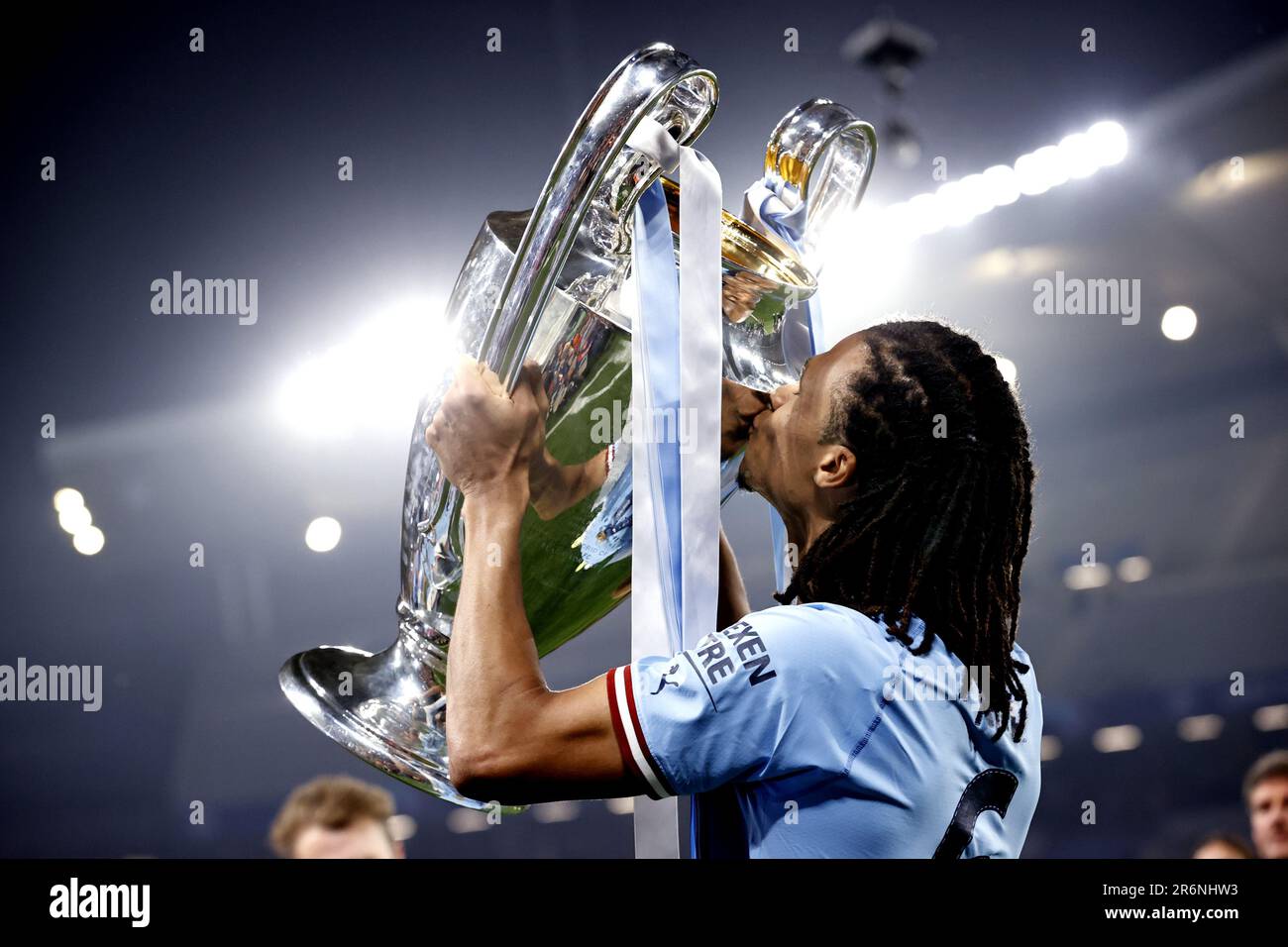 ISTANBUL - Nathan Ake of Manchester City FC with UEFA Champions