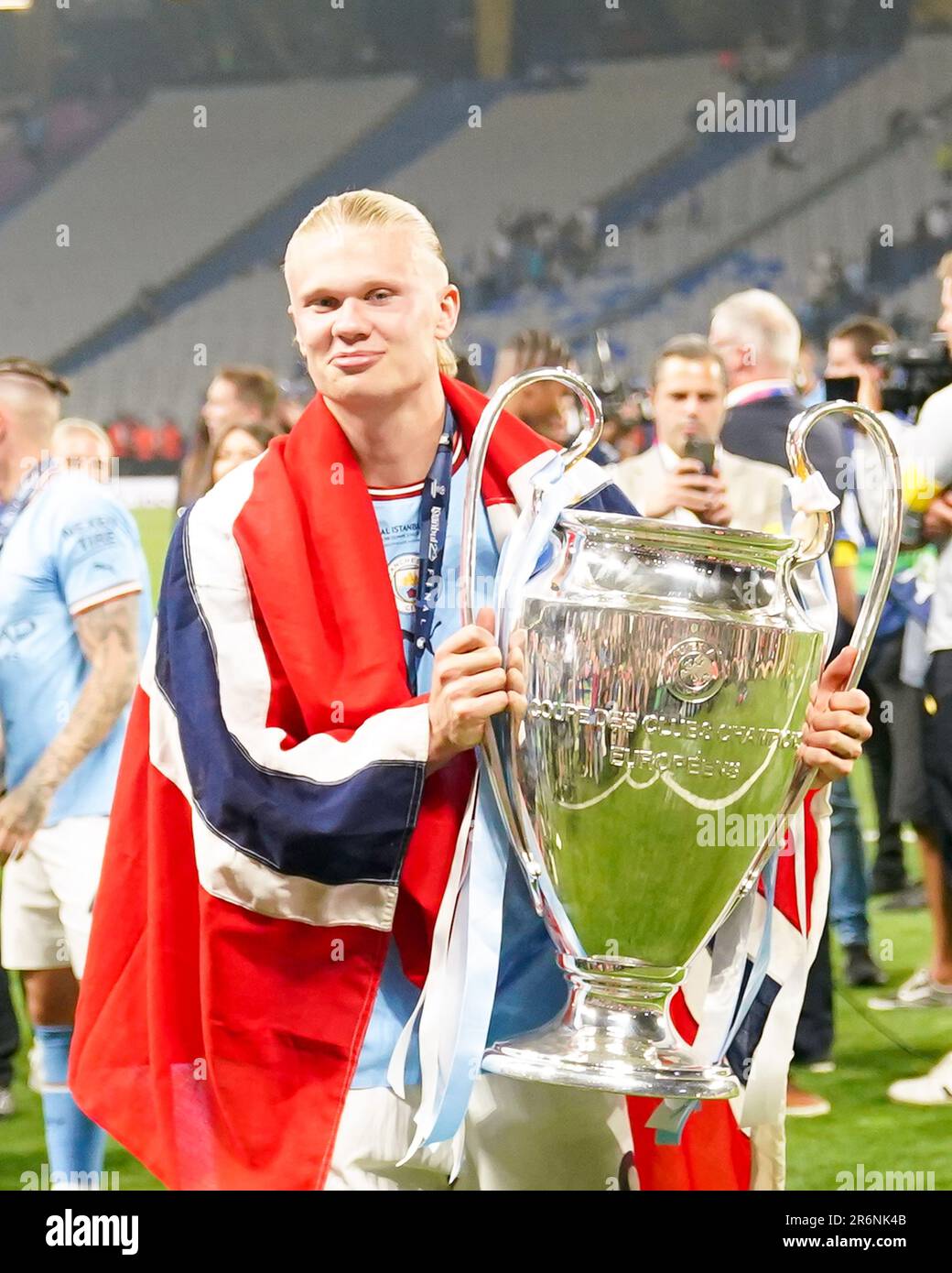 Erling Haaland Pappaufsteller Lebensgroß - Perfect Für Party & Fans