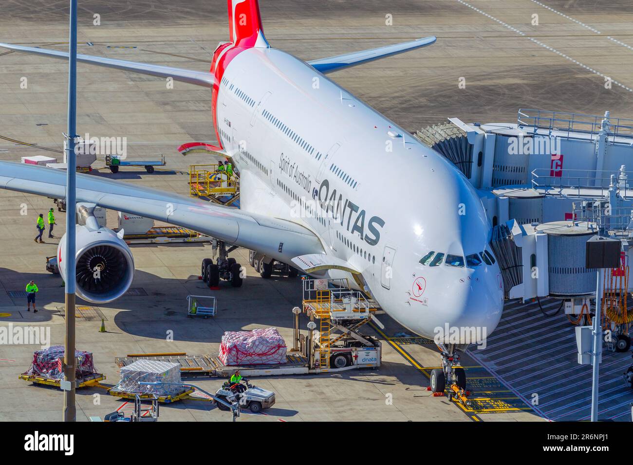 Cargo loading of a Qantas A380 passenger jet at Sydney (Kingsford Smith ...