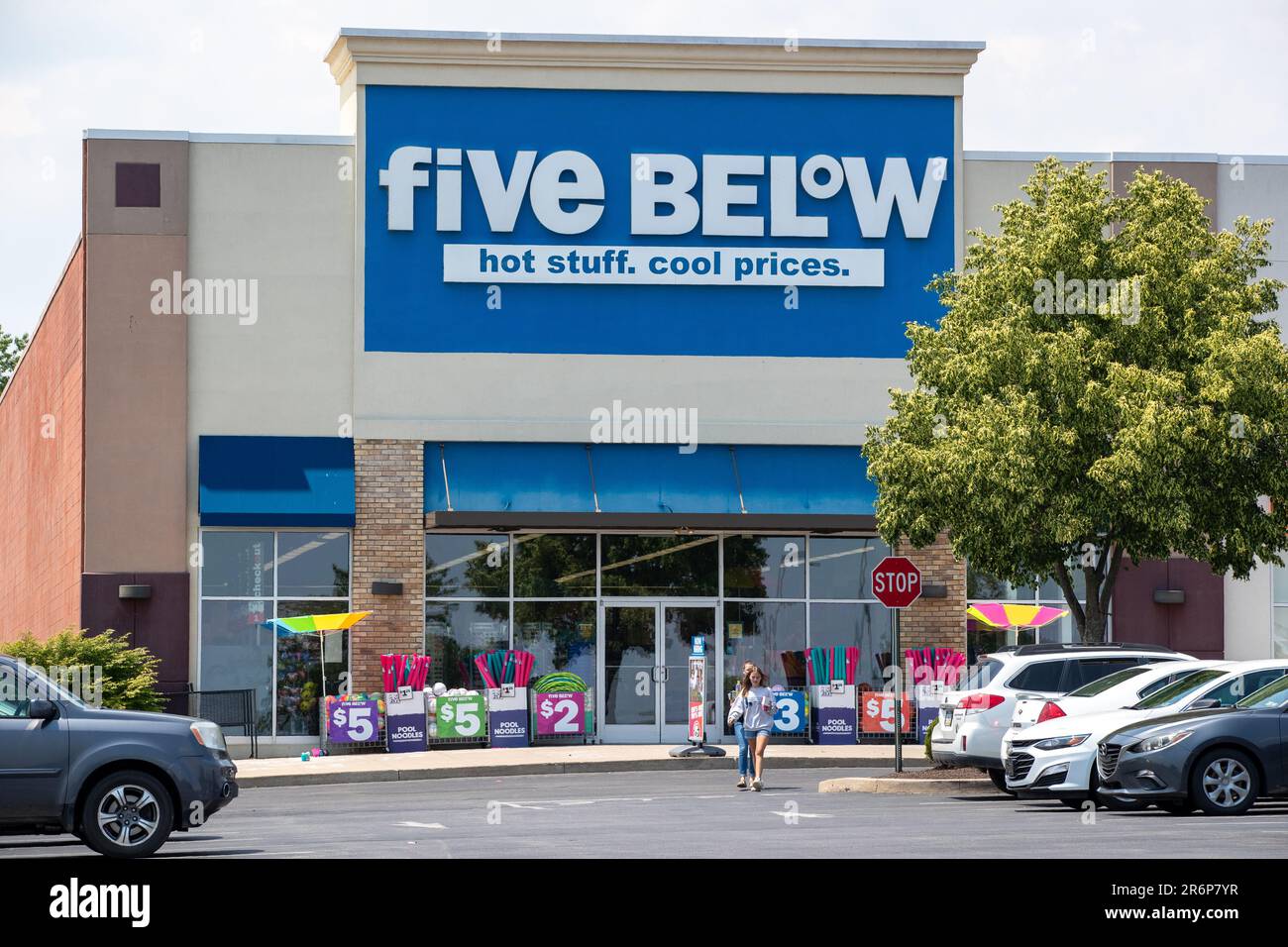 Muncy, United States. 10th June, 2023. An exterior view of the Five Below store at the Lycoming Crossing Shopping Center near Muncy, Pa., on June 10, 2023. (Photo by Paul Weaver/Sipa USA) Credit: Sipa USA/Alamy Live News Stock Photo