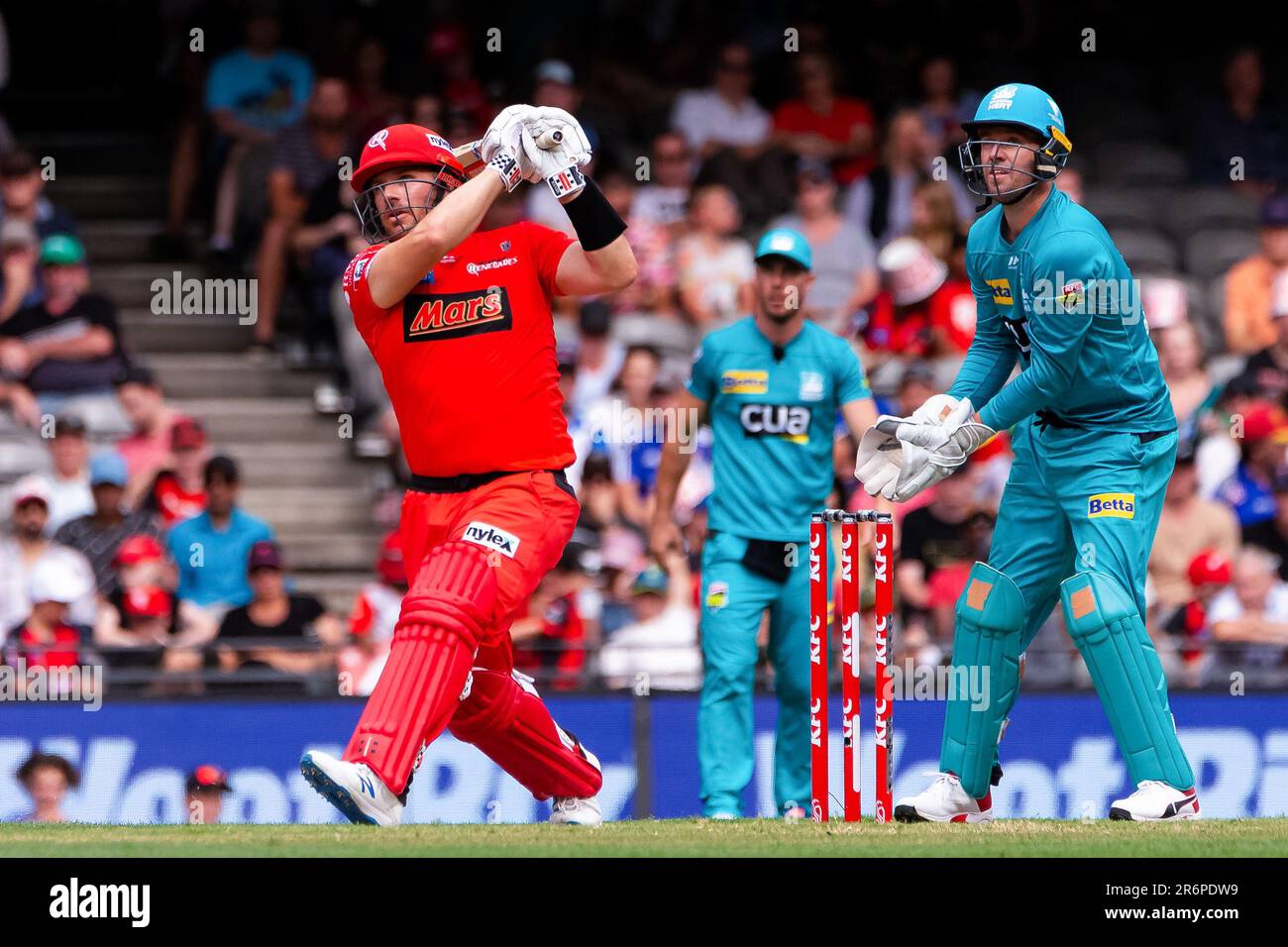 MELBOURNE, AUSTRALIA - JANUARY 27: Aaron Finch of Melbourne Renegades bats  during the Big Bash League cricket match between Melbourne Renegades and Brisbane Heat at Marvel Stadium on January 27, 2020 in Melbourne, Australia. Stock Photo