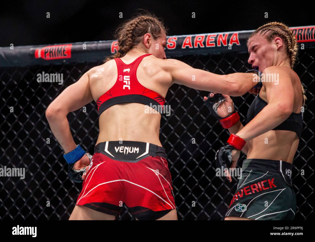 June 10, 2023, Vancouver, Vancouver/BC, Canada: VANCOUVER, BRITISH COLUMBIA - JUN 10: (L-R) Jasmine Jasudavicius punches Miranda Maverick during the UFC 289 event at Rogers Arena on Jun 10, 2023 in Vancouver, British Columbia. (Credit Image: © Tomaz Jr/PX Imagens via ZUMA Press Wire) EDITORIAL USAGE ONLY! Not for Commercial USAGE! Credit: ZUMA Press, Inc./Alamy Live News Stock Photo