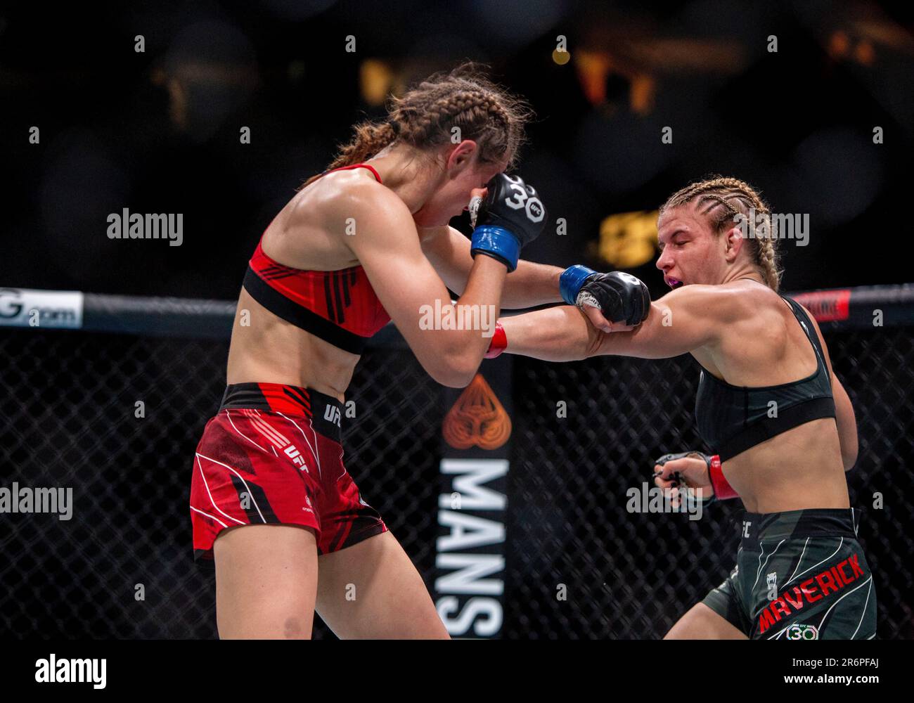 June 10, 2023, Vancouver, Vancouver/BC, Canada: VANCOUVER, BRITISH COLUMBIA - JUN 10: (R-L) Miranda Maverick punches Jasmine Jasudavicius during the UFC 289 event at Rogers Arena on Jun 10, 2023 in Vancouver, British Columbia. (Credit Image: © Tomaz Jr/PX Imagens via ZUMA Press Wire) EDITORIAL USAGE ONLY! Not for Commercial USAGE! Credit: ZUMA Press, Inc./Alamy Live News Stock Photo