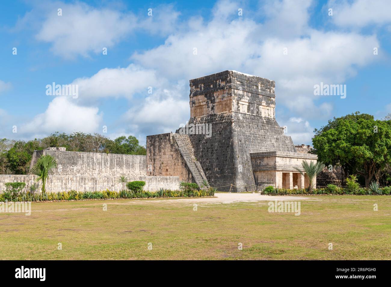 Maya temple of the Jaguars, Chichen Itza, Yucatan, Mexico. Stock Photo