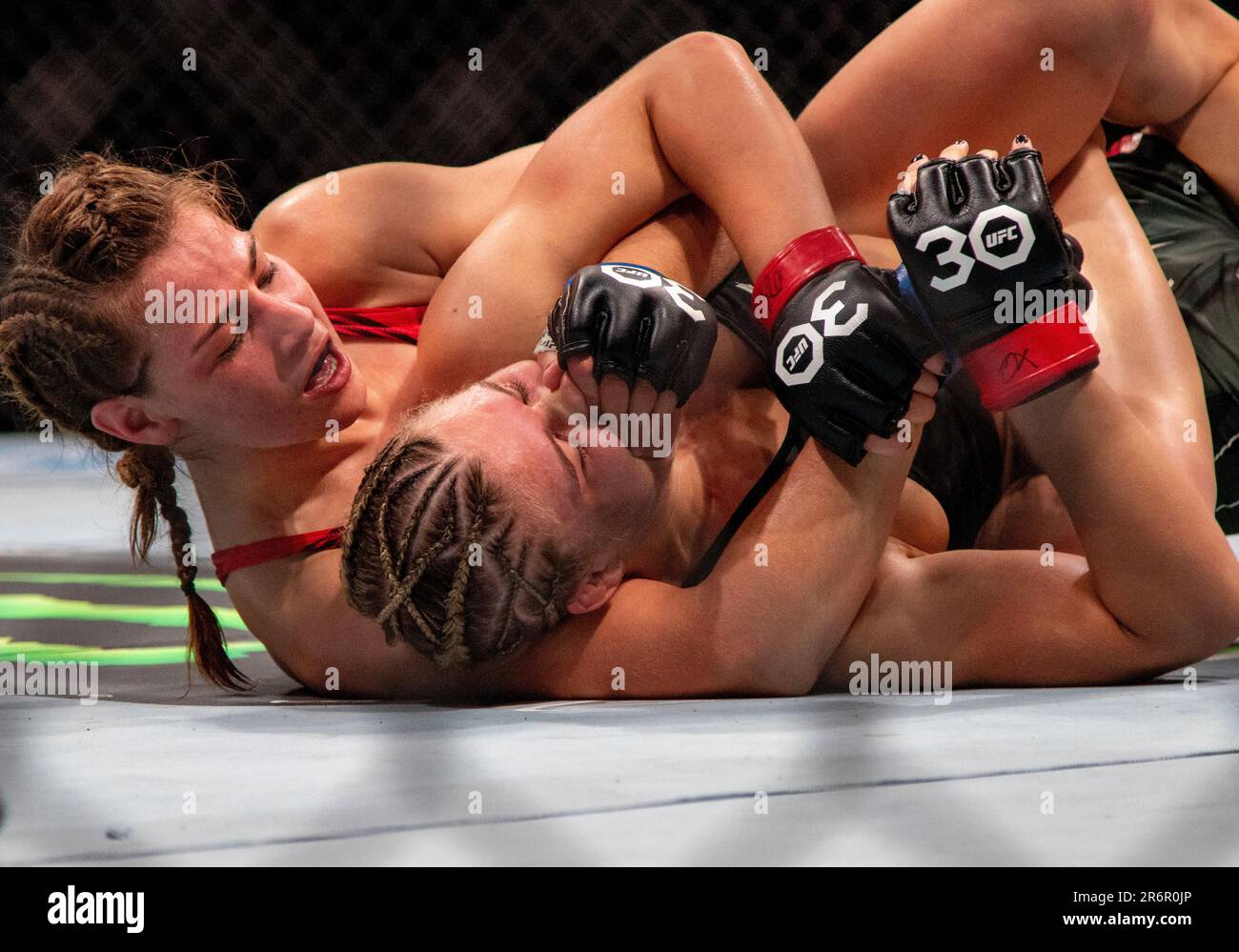 Vancouver, Canada. 10th June, 2023. VANCOUVER, BRITISH COLUMBIA - JUN 10: (L-R) Jasmine Jasudavicius controls the body of Miranda Maverick during the UFC 289 event at Rogers Arena on Jun 10, 2023 in Vancouver, British Columbia. (Photo by Tomaz Jr/PxImages) Credit: Px Images/Alamy Live News Stock Photo