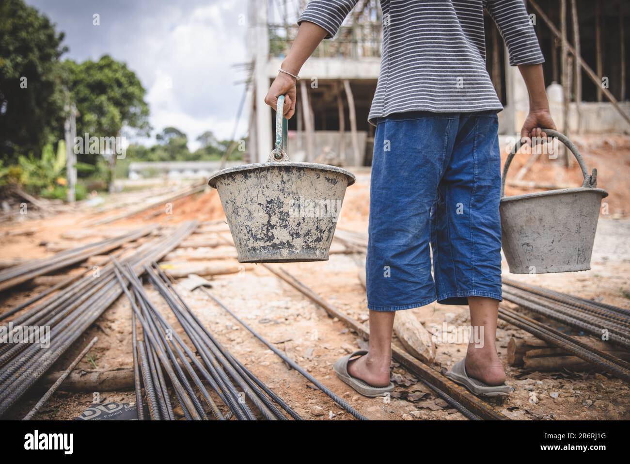 Poor children are forced to work construction, Violence children and ...