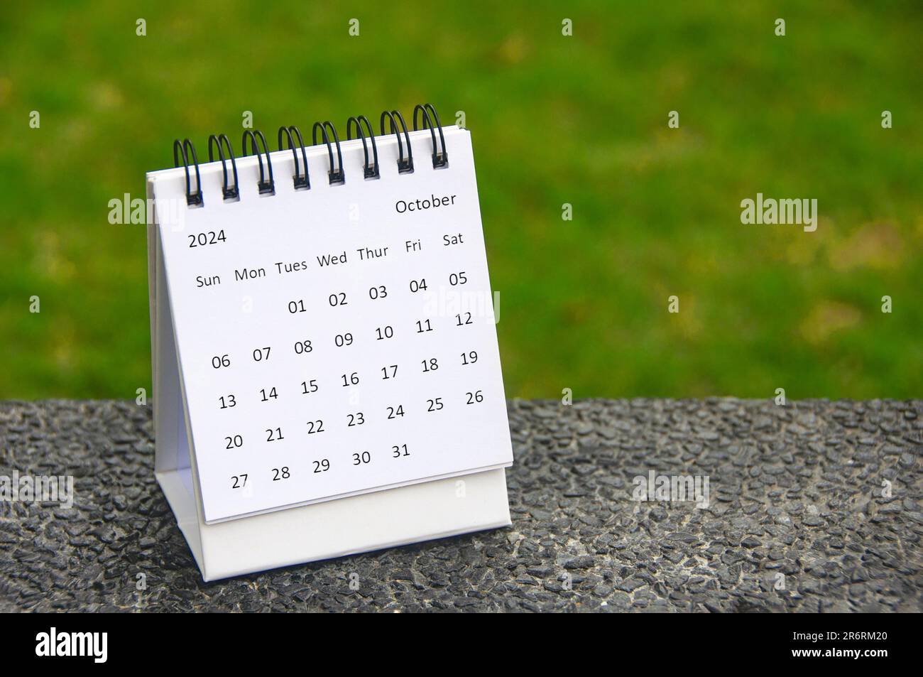 October 2024 table calendar with customizable space for text. Calendar ...