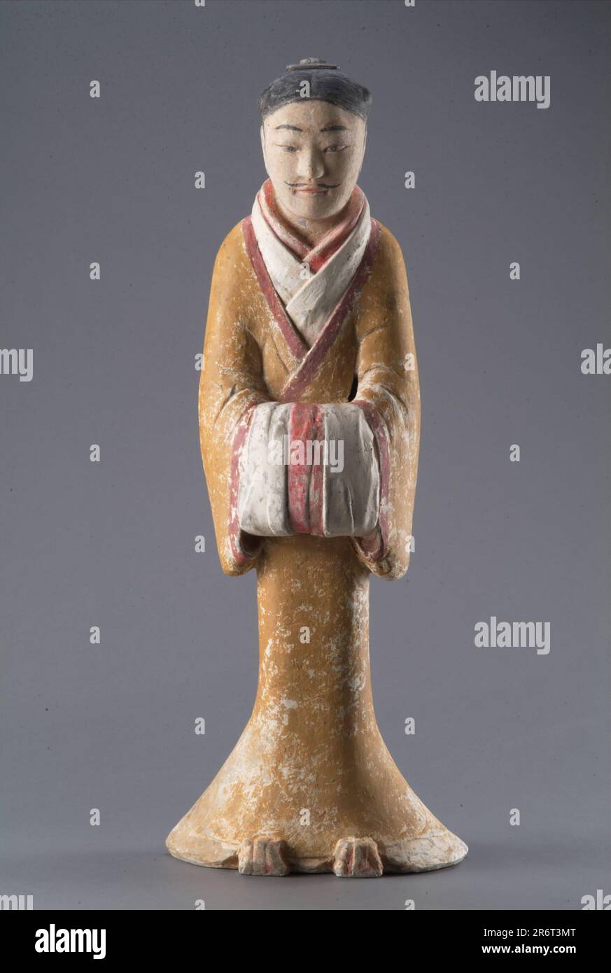 Terracotta figurine of a civil official, Han Dynasty. Museum Han