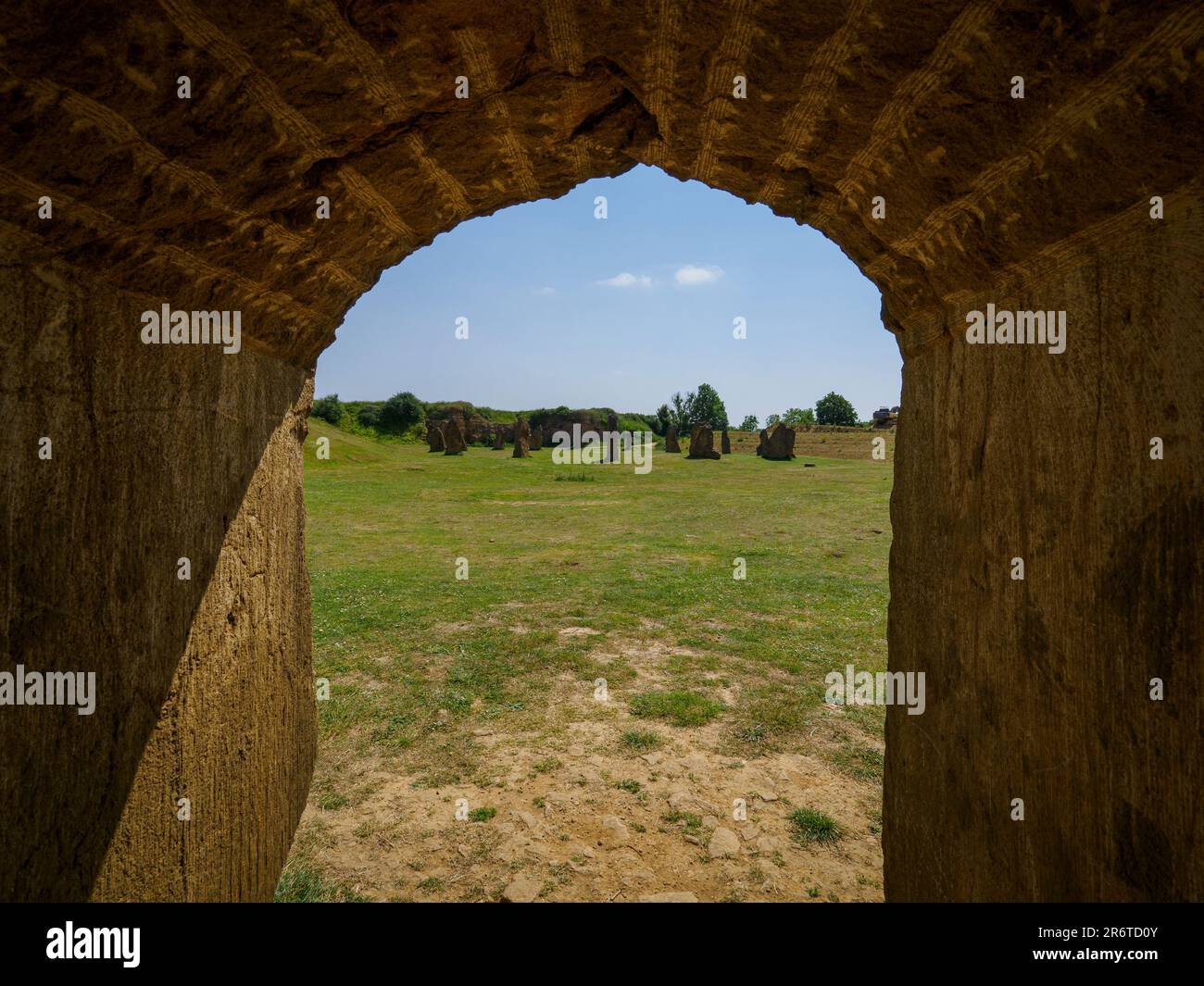 View through stone arch of the Stone circle on ham hill built by the Millenium Project to commemorate the centuries of quarrying on Ham Hill and the s Stock Photo