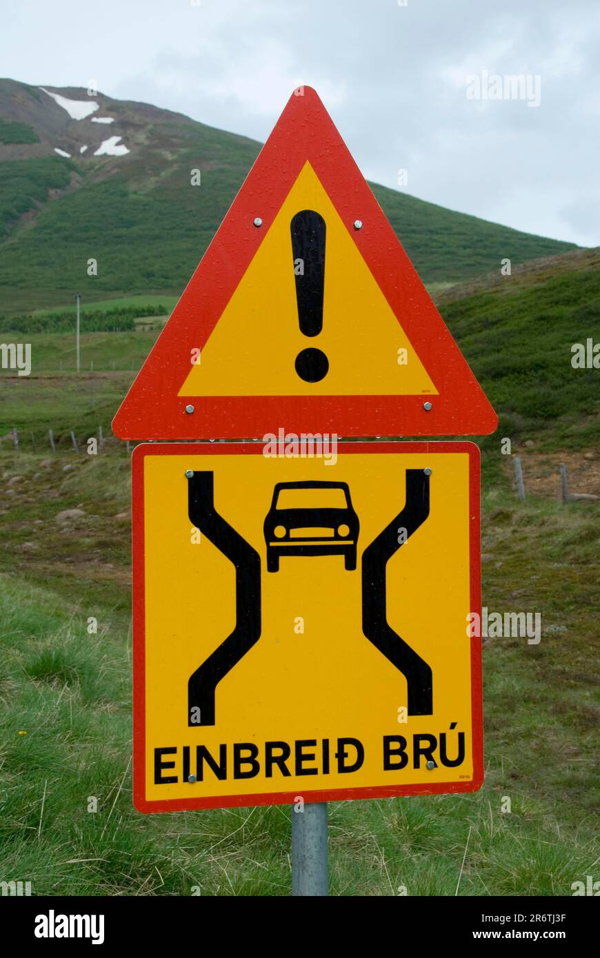 Road sign, Attention singlelane bridge, Iceland Stock Photo Alamy