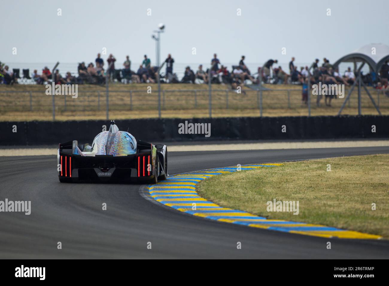 Peugeot Unveils Its 9X8 Le Mans Hypercar