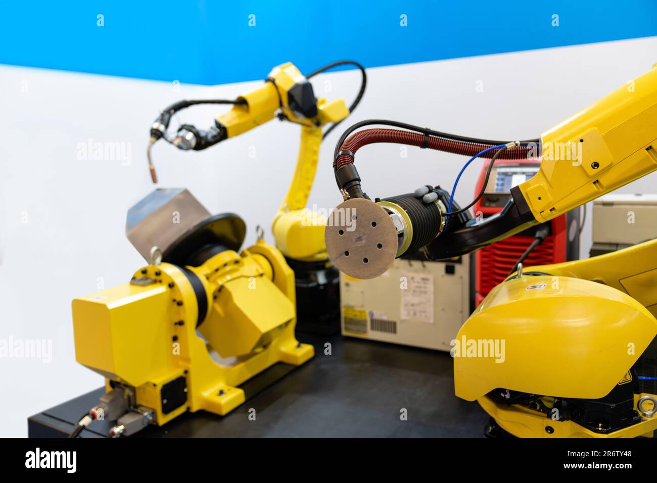 Robot arm on a smart factory Stock Photo - Alamy