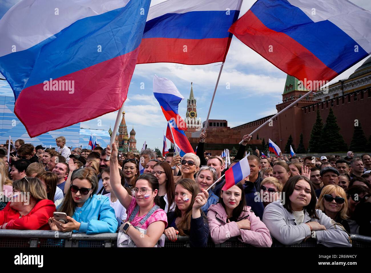 Russia celebrates National Flag Day today