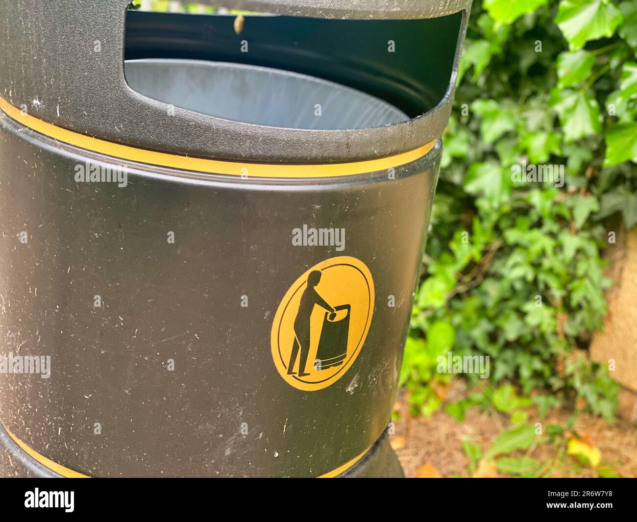 Outdoor plastic public litter bin Stock Photo Alamy