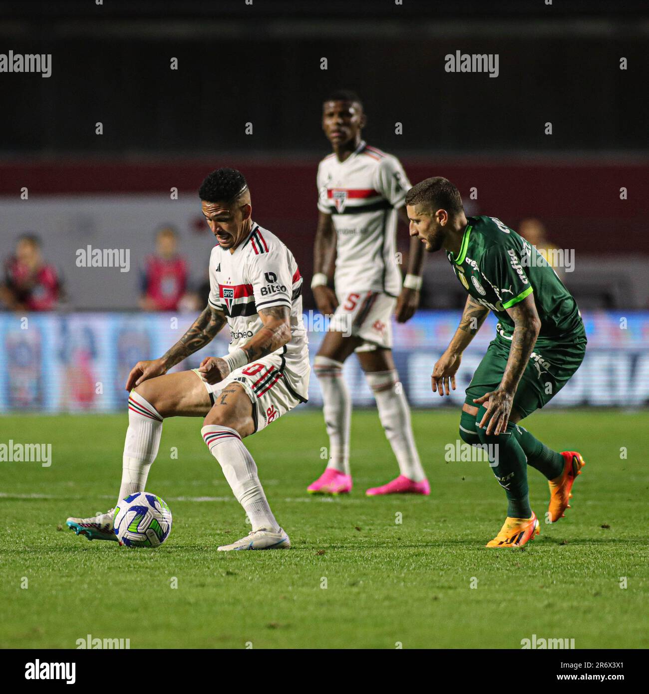 Sao Paulo, Brazil. 13th June, 2021. Luciano do Sao Paulo competes with Ze Rafael do Palmeiras, during the match between Sao Paulo and Palmeiras, for the 10th round of the 2023 Brazilian Series A Championship at Morumbi Stadium, this Sunday, 11. 30761 (Wanderson Oliveira/SPP) Credit: SPP Sport Press Photo. /Alamy Live News Stock Photo