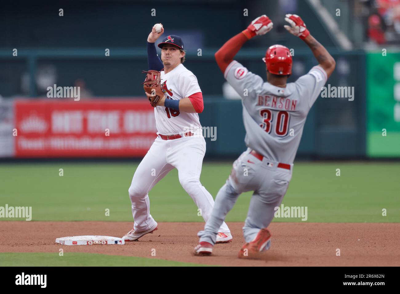 Nolan Gorman turns double play, 07/13/2022