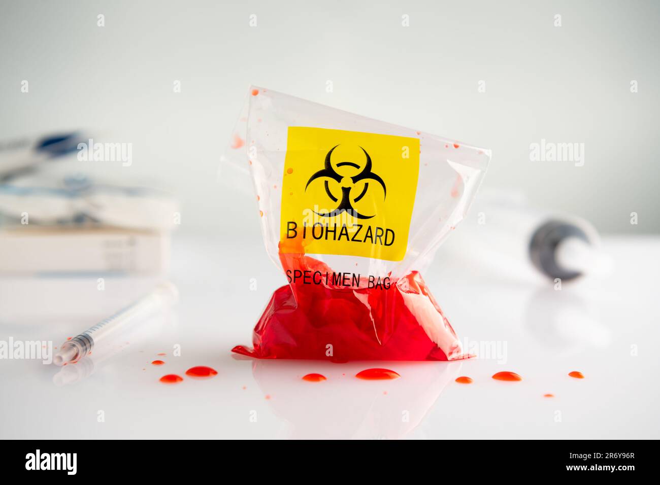 Hospital biohazard bag hi-res stock photography and images - Alamy